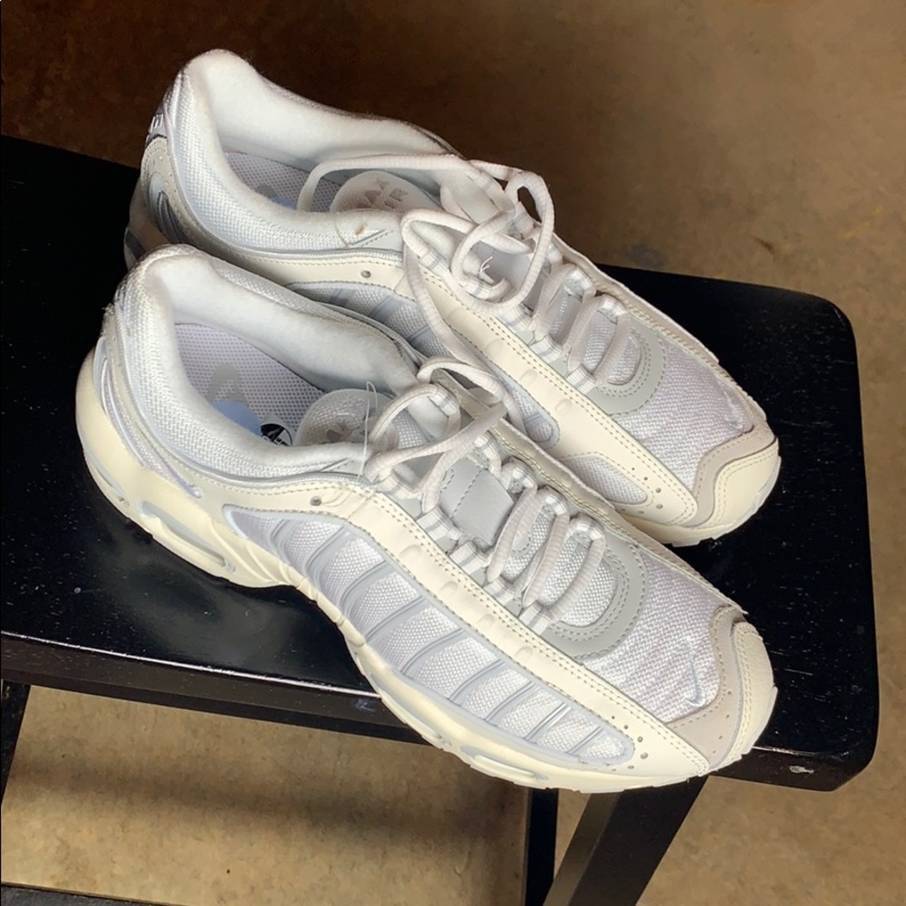 Nike Tailwind Platinum Sz9